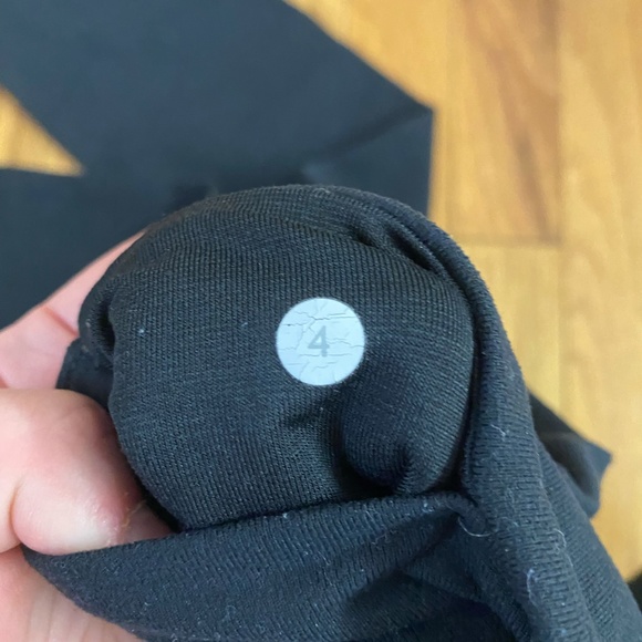 Lululemon Align Crop 19" in Black Size 4 - Picture 5 of 7